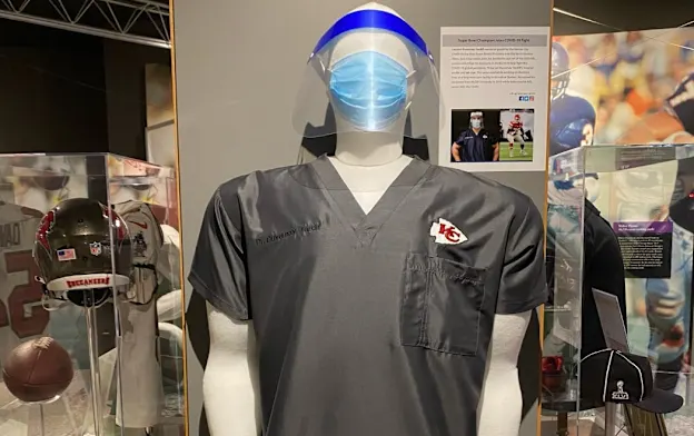 image: News Chiefs Guard Laurent Duvernay-Tardif Returning to FootballDuvernay-TardifWeb1050