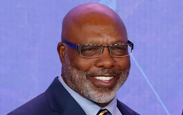 image: News Steelers Great Donnie Shell Reveling in HOF NodDShellWeb1050