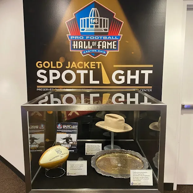 image: News Charley Trippi First to Step Under 'Gold Jacket Spotlight'IMG_5698