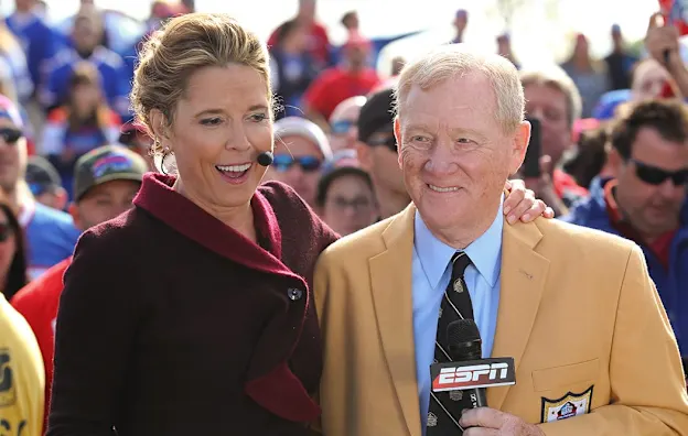 image: News Pro Football Glass Ceiling Brokenstorm-hannah-800